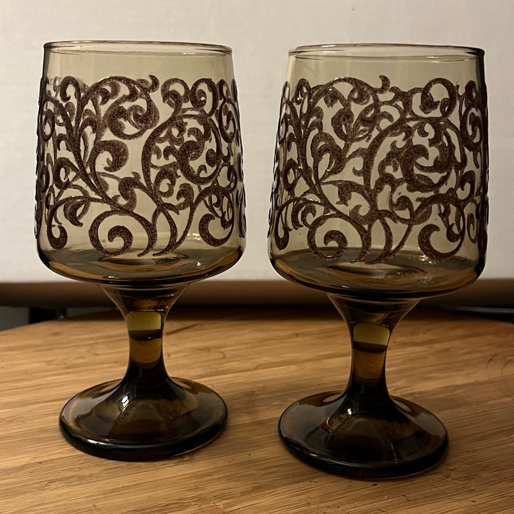 Vintage 1970s Libbey Amber Stem Goblets – Gold Scroll Barware – Set of 2